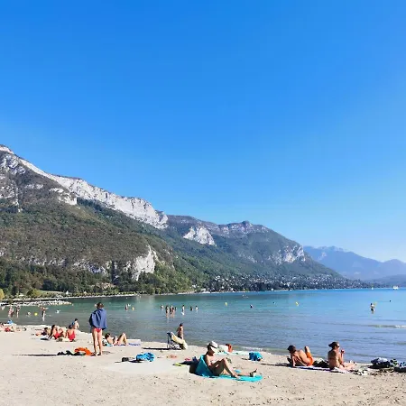 Charmant Appartement A 1 Minute Du Lac Annecy Exterior photo