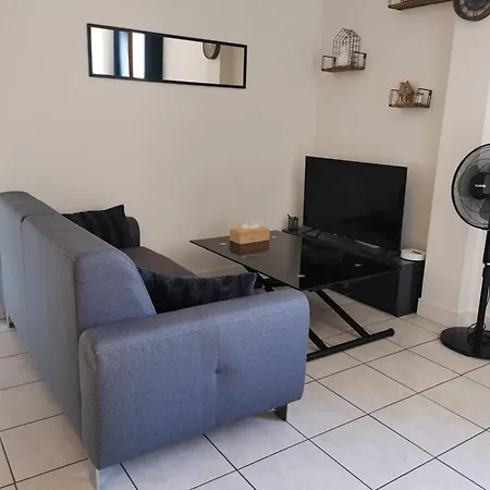 Charmant Appartement A 1 Minute Du Lac Annecy Exterior photo